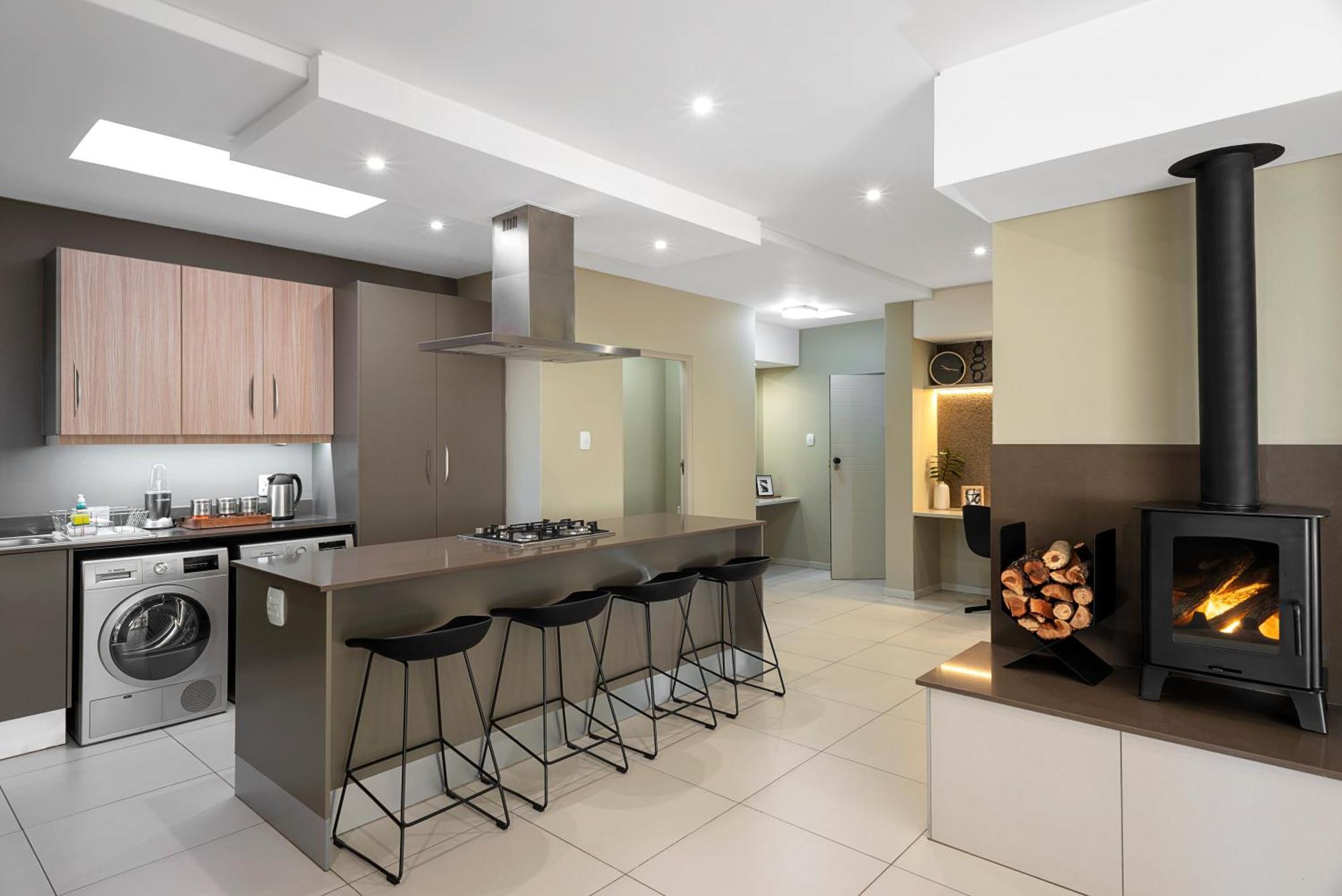 Apartment Cag The Hub Bryanston *