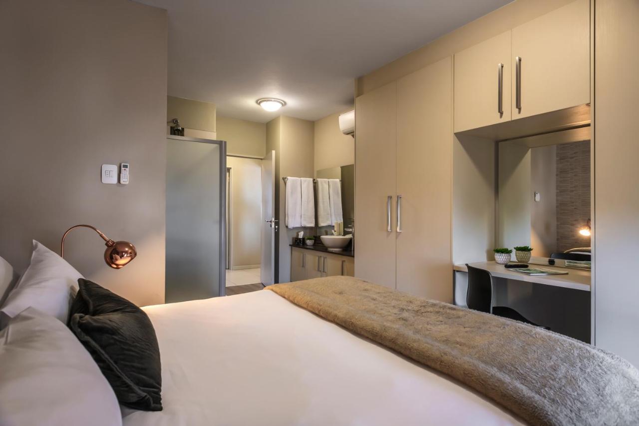 Cag The Hub Bryanston * Johannesburg